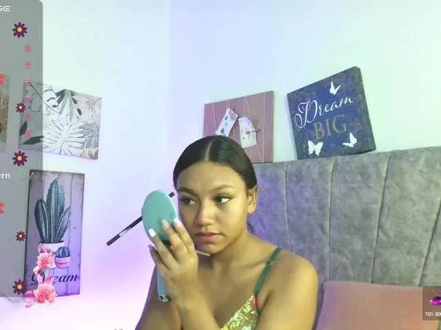 Freechat Alahia on BongaCams