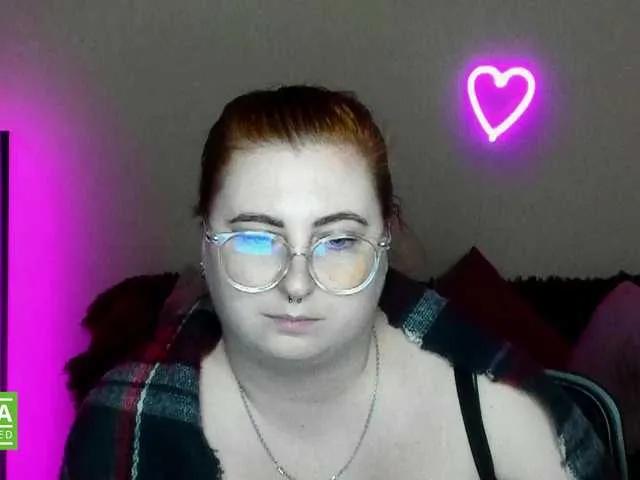 Offline Aliciaredluv on BongaCams