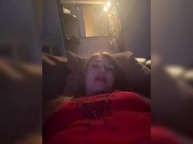 Freechat AnnaMaks12 on BongaCams