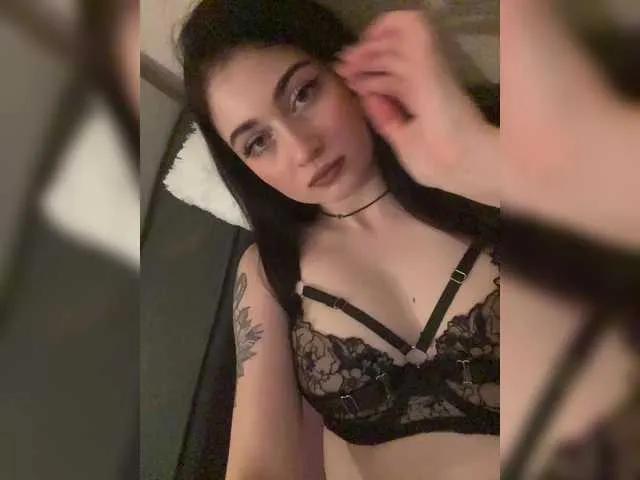 Offline BabyMilia717 on BongaCams