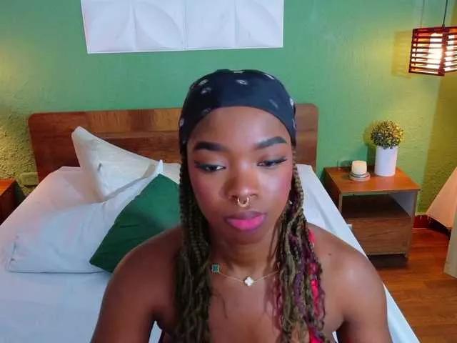 Freechat Chocolatte-dreams on BongaCams