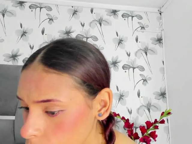 Offline Ehotloveaxxx on BongaCams