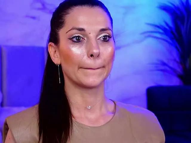 EllyLynn on BongaCams 