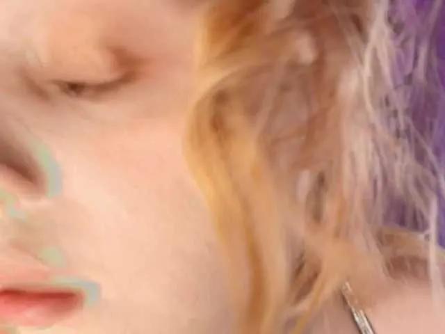 Freechat Emily-relish on BongaCams