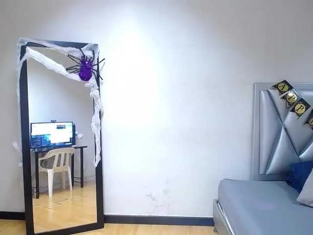 Offline goldenn-ass on BongaCams