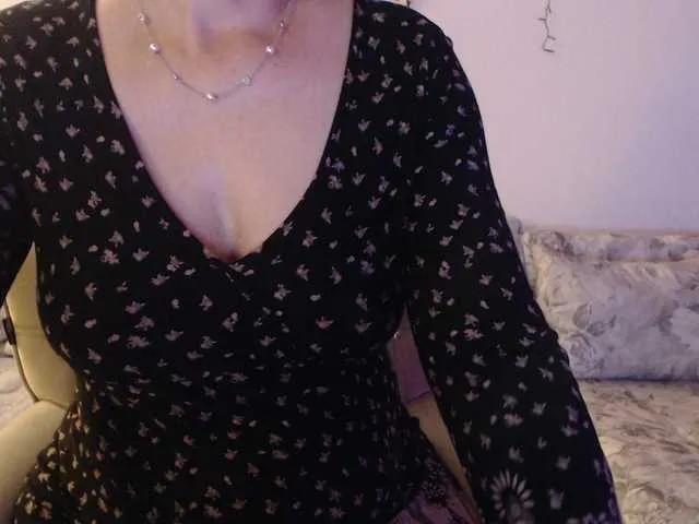 goodSnowQueen on BongaCams 