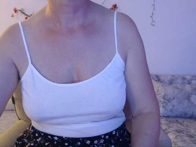 goodSnowQueen on BongaCams 