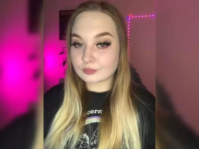 Offline Greeenfriends6969 on BongaCams