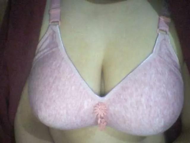 indiagirl50 on BongaCams 