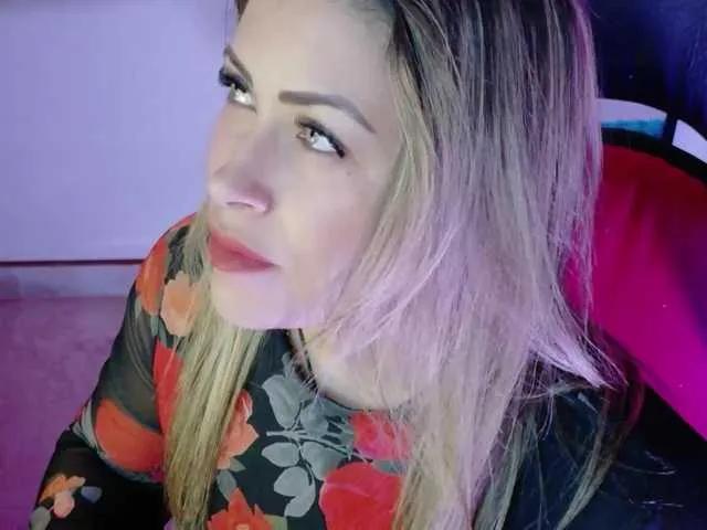 Offline Ivypoison10 on BongaCams