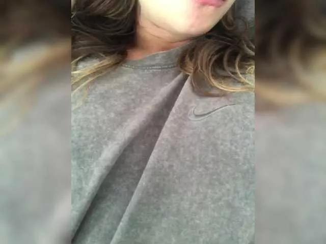 Offline Kiraggg on BongaCams