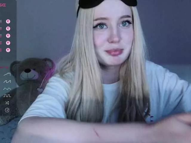 Offline LolaMin on BongaCams