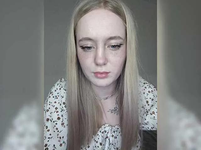 LolaMin — I'm turned on by inaccessibility, slow stripping and hard fucking