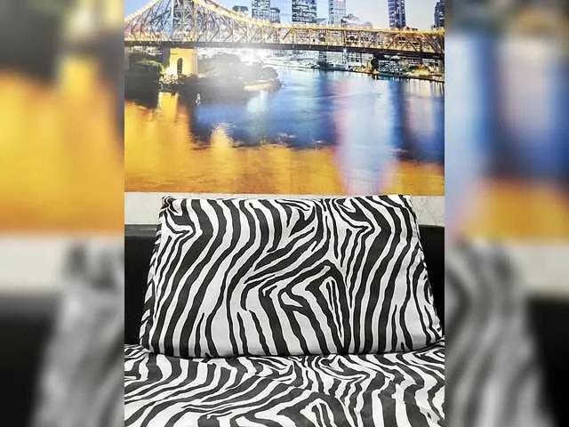 BongaCams Lona-S is Freechat Lona-S — Smart and generous men who know how to please a girl