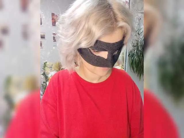 Freechat LOVEMENOW23 on BongaCams