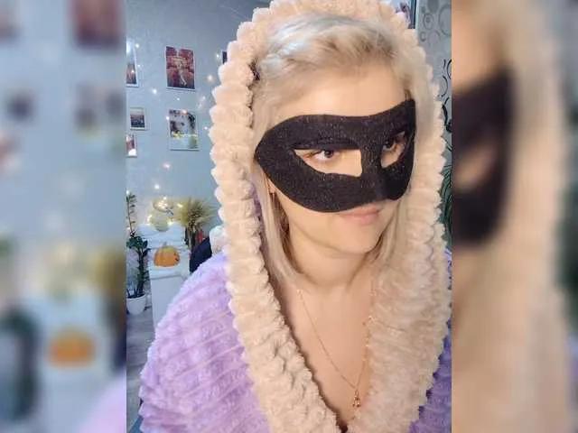 Freechat LOVEMENOW23 on BongaCams