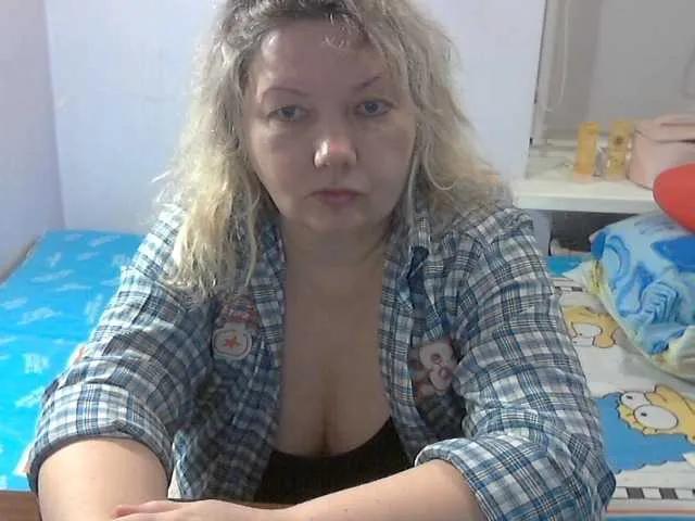 Offline LucyAlexis on BongaCams