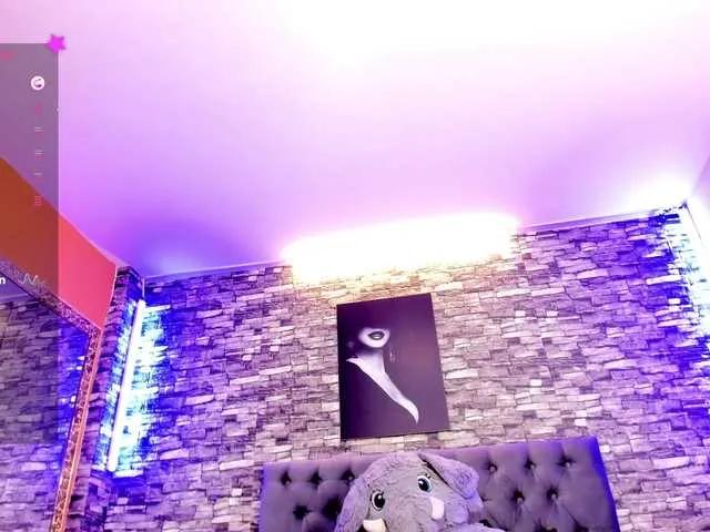 Offline maidy-19 on BongaCams