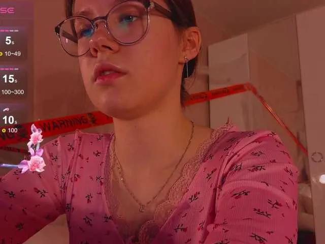 Offline MiaLuw on BongaCams