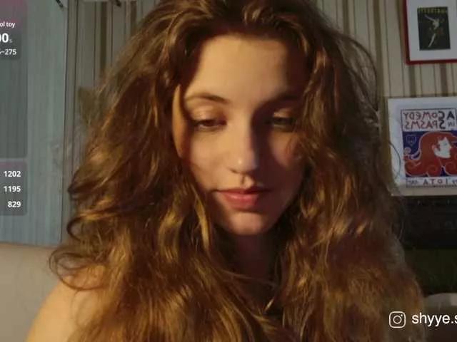 Freechat sarahsupershy on BongaCams