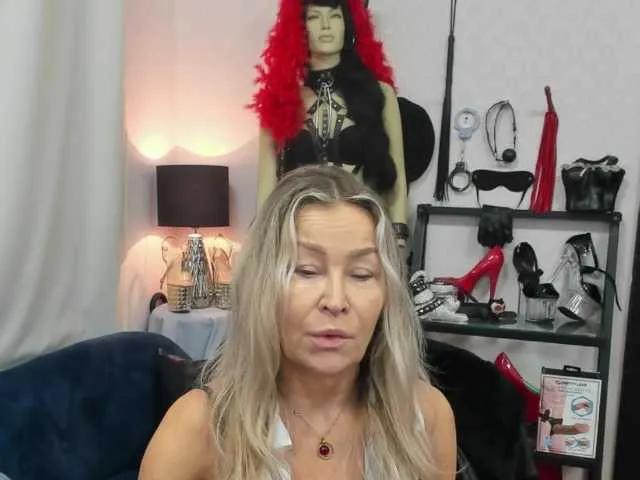 Freechat soft-crystal on BongaCams