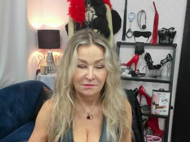 Freechat soft-crystal on BongaCams