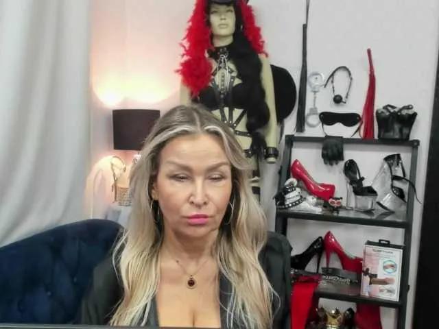 Freechat soft-crystal on BongaCams