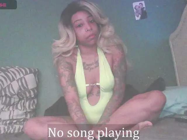 Freechat stella-clitella on BongaCams