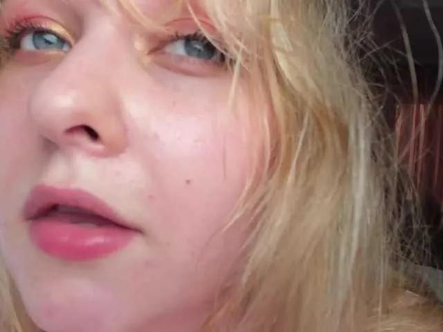 teeencute on BongaCams 