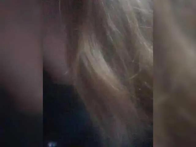 Offline TenderBerry on BongaCams