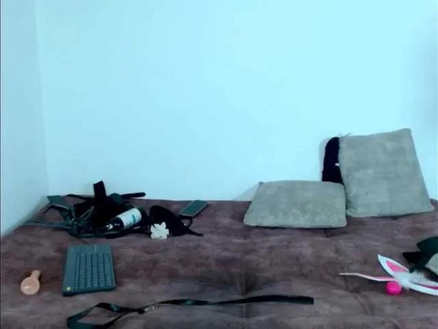 Offline Wild-RoomXxX on BongaCams