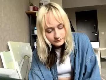 Freechat clementinehollner on Chaturbate