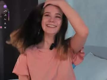 Freechat cutiebow on Chaturbate