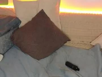 Away emilytrays on Chaturbate