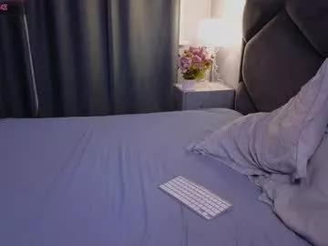 Away emilytrays on Chaturbate