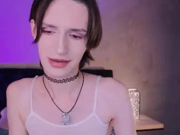 Freechat kira_long on Chaturbate