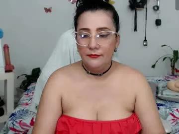 mom_17 on Chaturbate 
