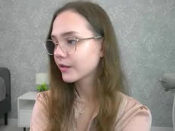 sara_whooops — Goal: Show and tease my nipples close to cam! #teen #shy #18 #young #bigass [0 tokens remaining]