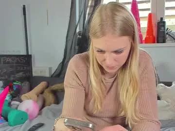 Freechat siswet19 on Chaturbate