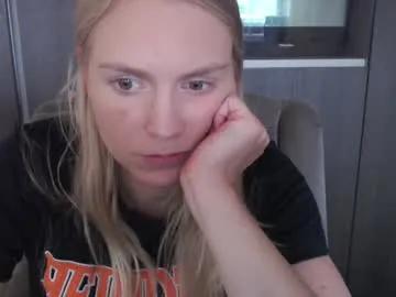 Freechat siswet19 on Chaturbate