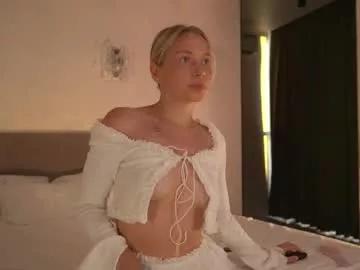 Freechat snow_is_falling on Chaturbate