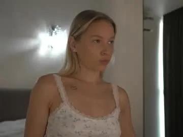 Freechat snow_is_falling on Chaturbate