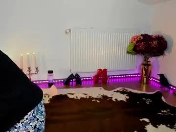 viciousqueen — Lovense on!20 tok any flash,30 tok fingers ass or pussy,40 buttplug,45 naked,50 toy pussy,60 ride toy,80 anal toy,100 ride tentacle,140-both holes fuc #redhead #feet #slim #small #boobs #anal