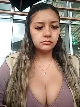 alana_69 on StripChat 