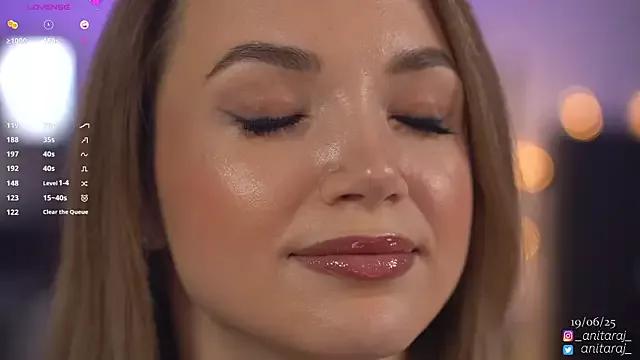 Freechat anitaraj_ on StripChat