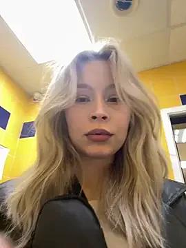 Cum_girlss on StripChat