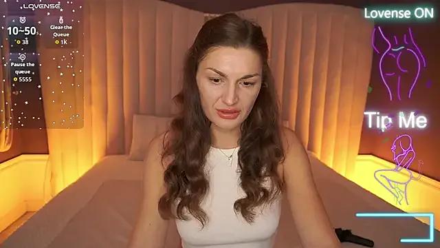 Freechat EllaGoldenn on StripChat