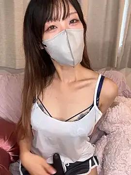 emiiiii1001 on StripChat 