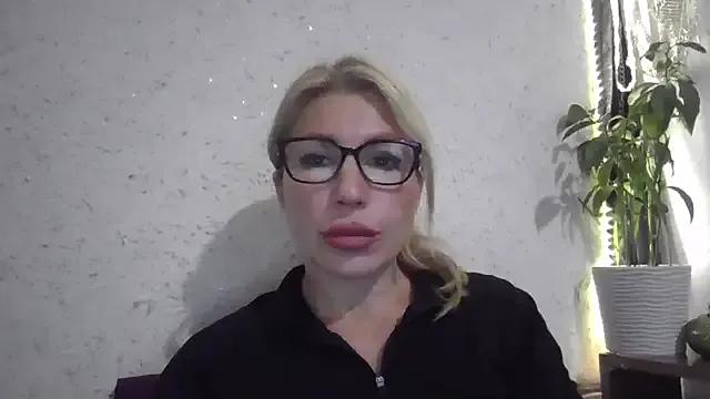 StripChat fox_red_lady7 is Freechat fox_red_lady7 — I'm raising money for a Power Bank and a