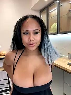 HaileyDiana — Make pussy wet